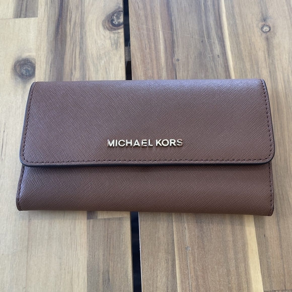 Michael Kors Saffiano Leather Jet Set Camel Tan Brown Folding Large Wallet - Picture 1 of 4